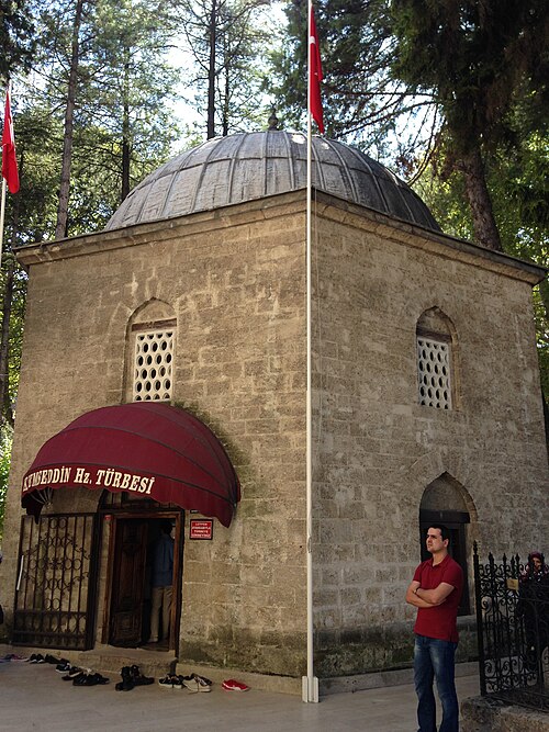 File:Akshamsaddin's Tomb at Goynuk.jpg