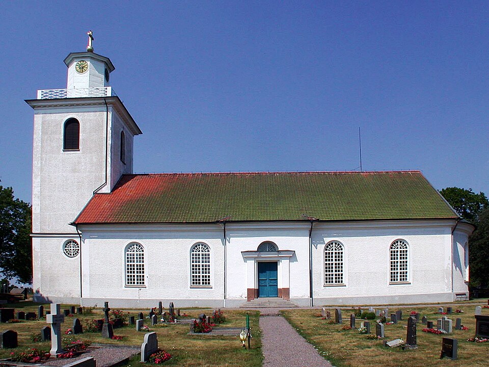 File:Bäckebo kyrka.jpg