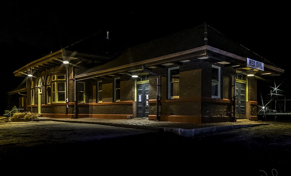 File:BNDepot Night 3 8511sig Cropped.jpg