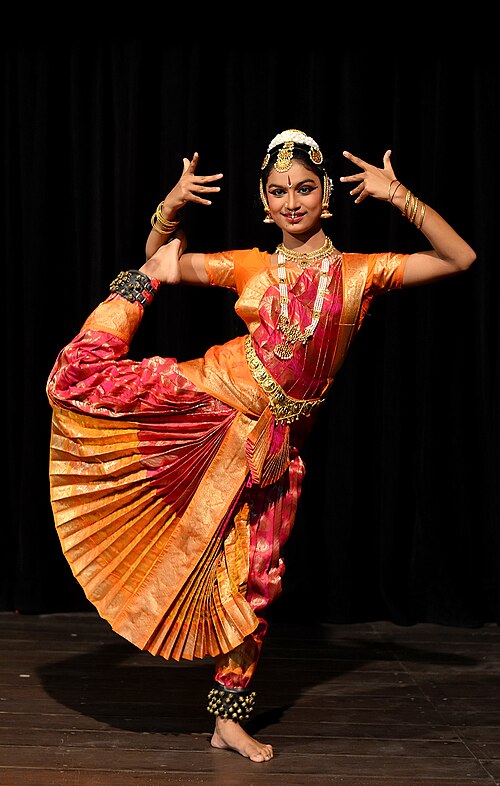 File:Bharata Natyam Performance DS.jpg