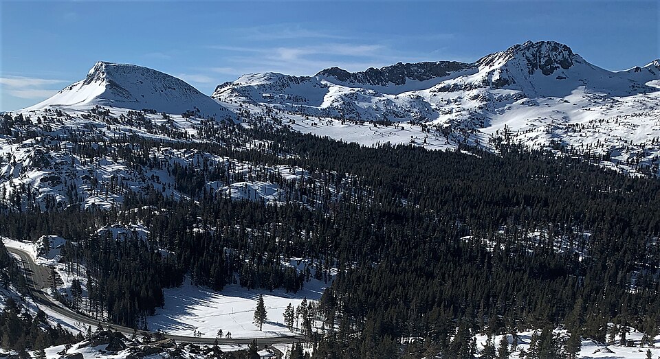 File:Elephants Back and Round Top.jpg