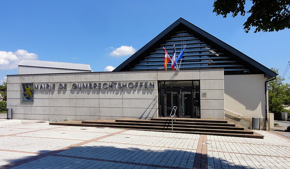 File:Gumbrechtshoffen Mairie.JPG