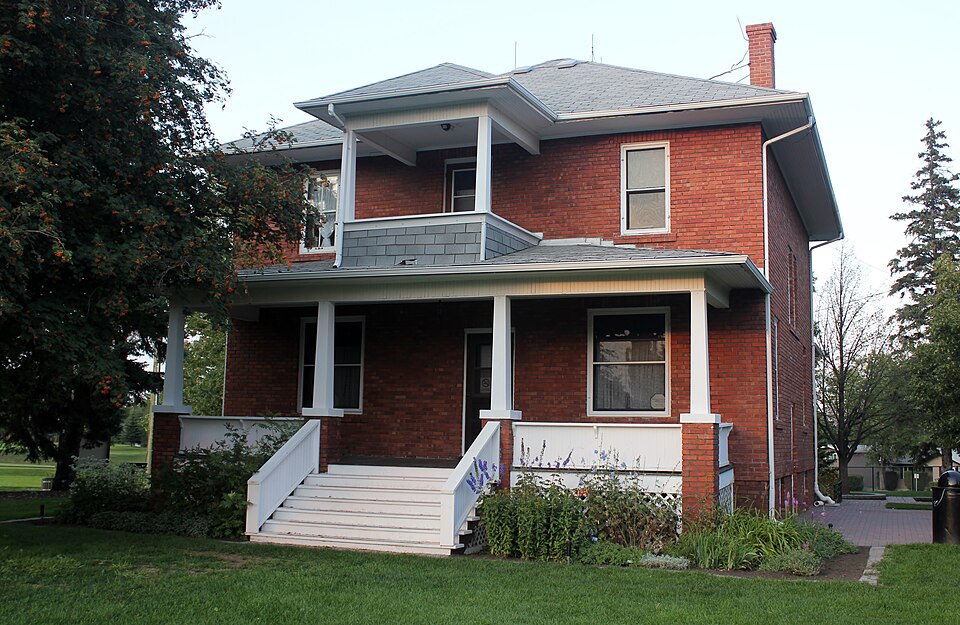 File:Smeltzer House (west side).jpg
