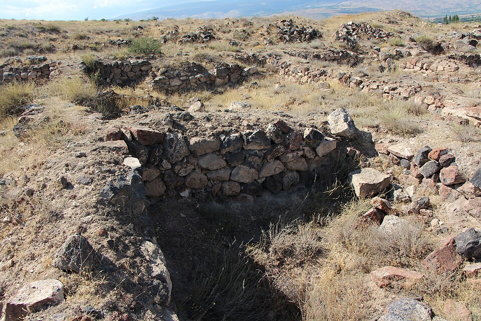 File:Օշական դամբարանադաշտ3.1-10.JPG