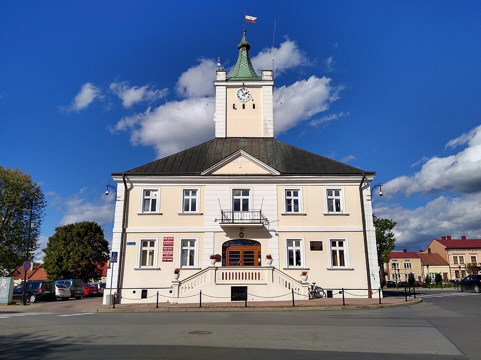 File:Głogów Małopolski (Rynek) - ratusz.jpg
