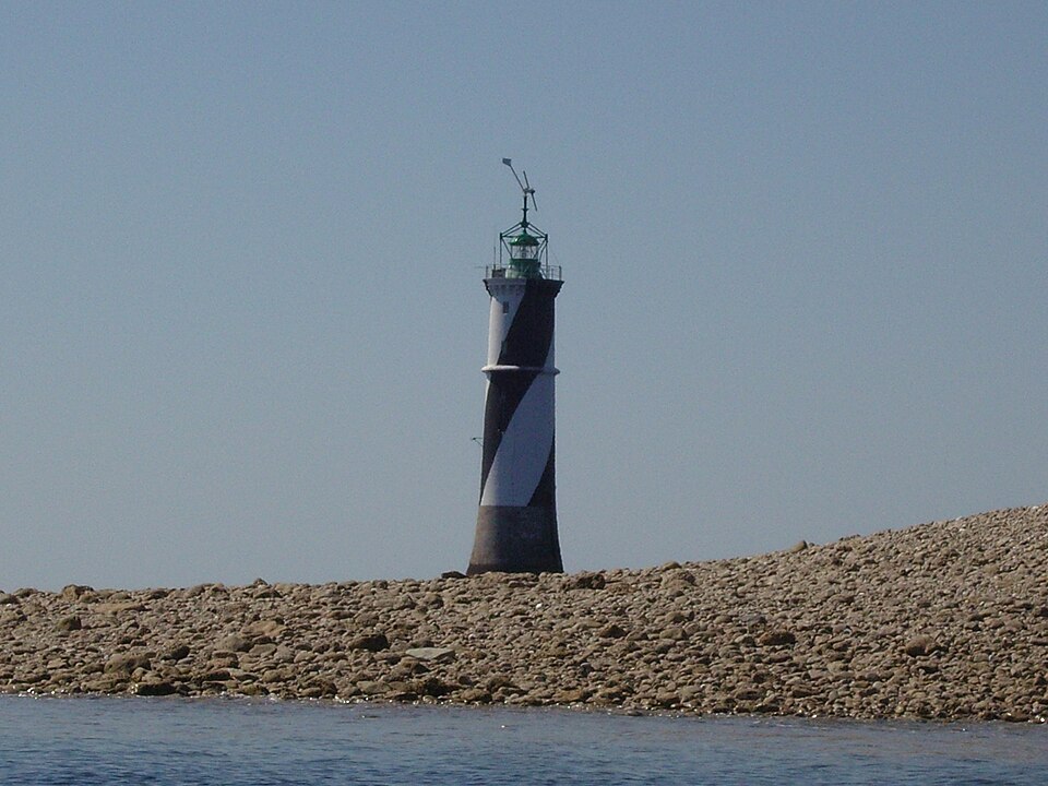 File:Phare du Four.jpg