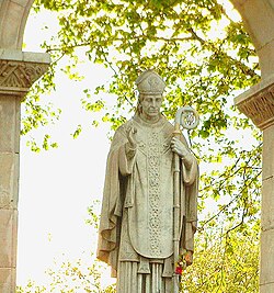 Statue of San Prudencio as a bishop, holding a staff