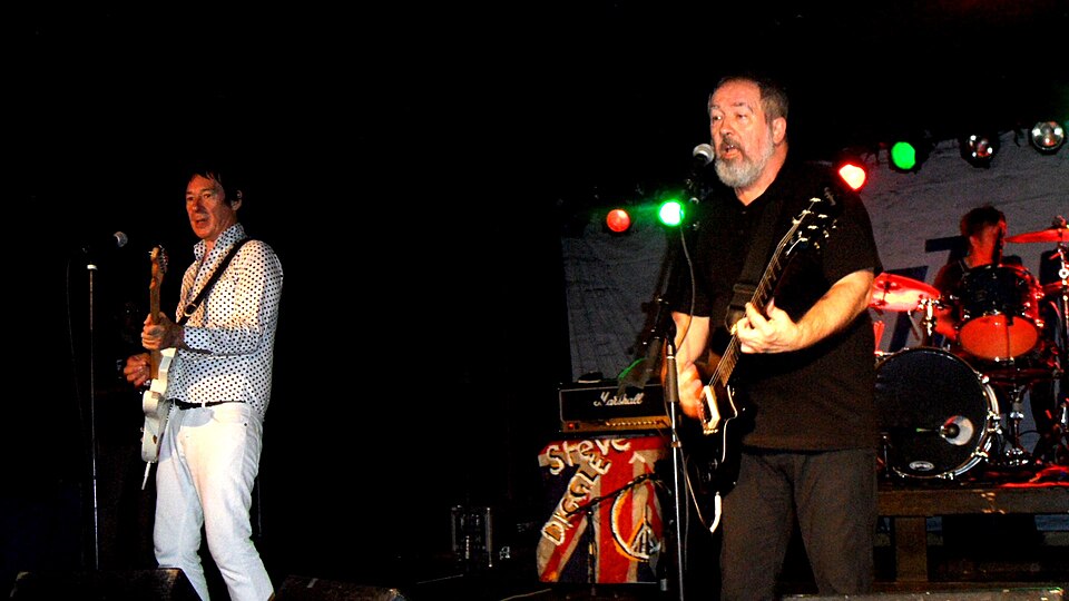 File:The Buzzcocks 2.JPG