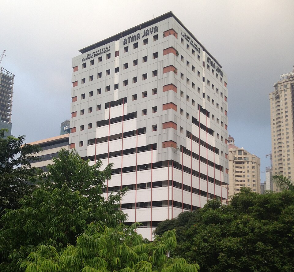File:Atma jaya.jpg