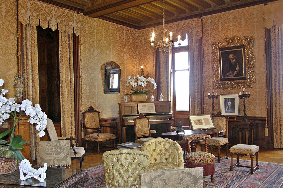 File:Château de Chaumont-sur-Loire. Salon..jpg