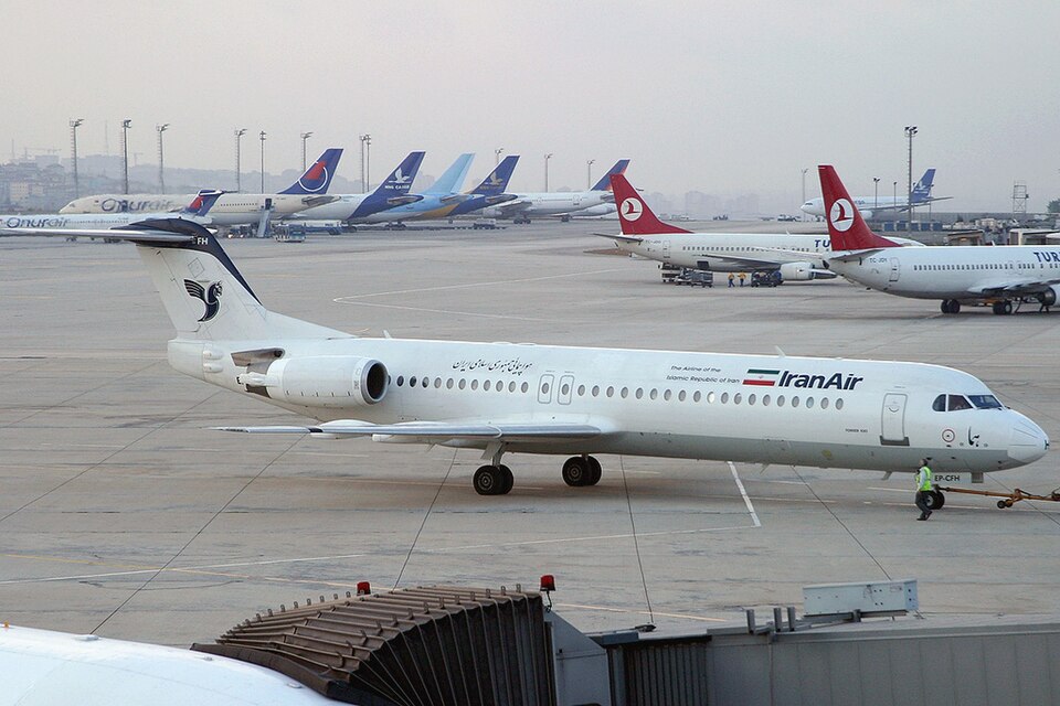 File:Fokker 100 (F-28-0100), Iran Air AN1079169.jpg