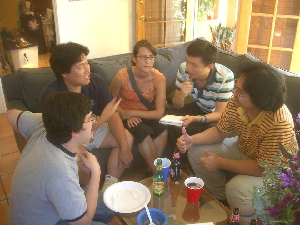 File:Cloud Team.jpg