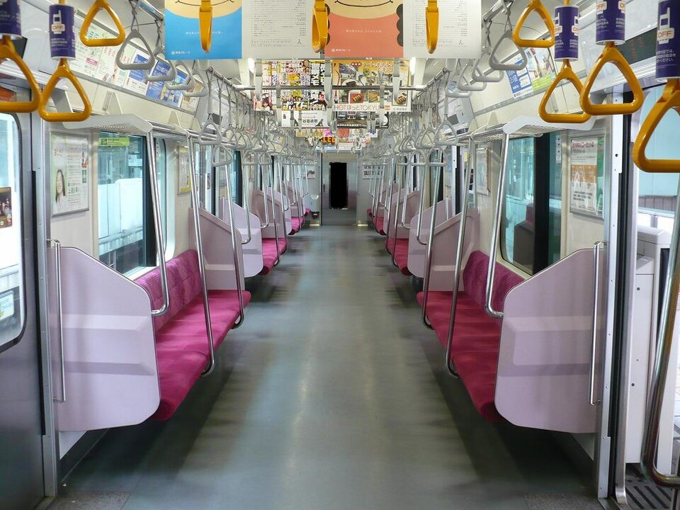 File:Inside-Tokyu5181.jpg