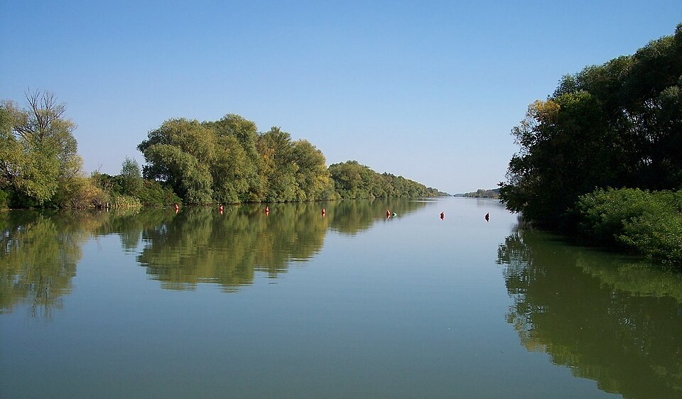 File:Kettos-Koros-Bekes.jpg