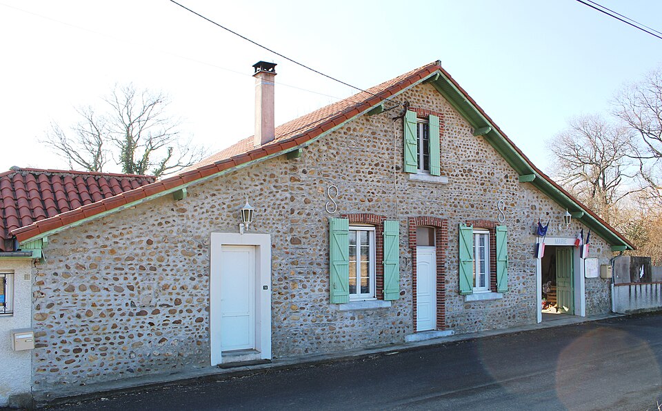 File:Mairie de Castéra-Lanusse (Hautes-Pyrénées) 1.jpg