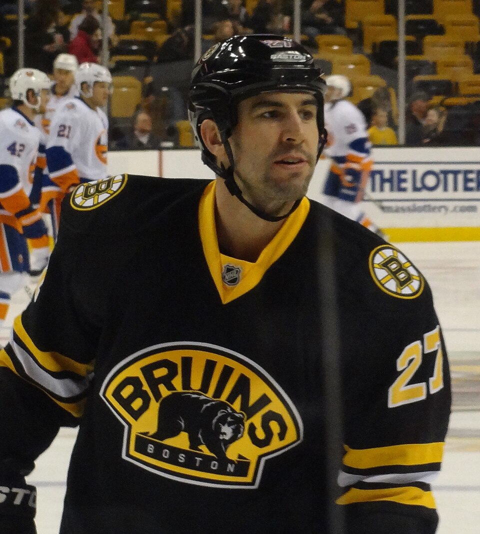 File:MikeMottauBruins.jpg
