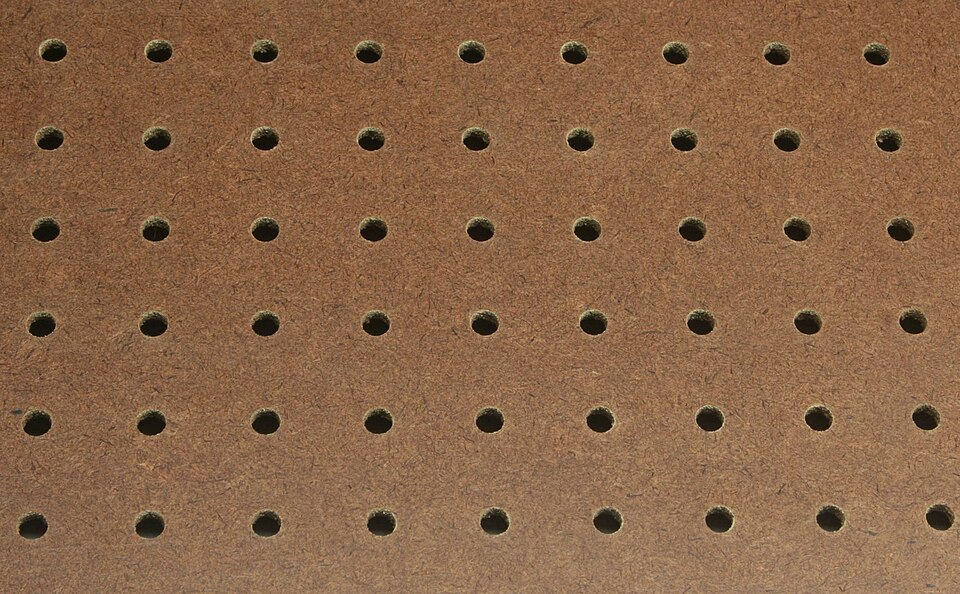 File:Pegboard.jpg