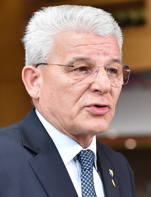 File:Šefik Džaferović (2022-06-23).jpg