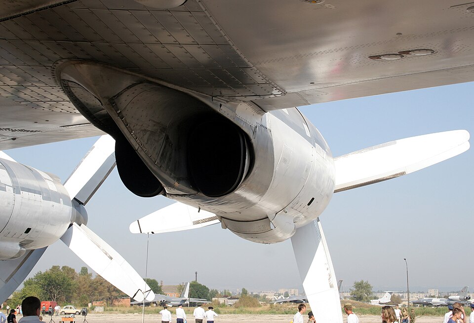 File:Энгельс Ту-95МС 23 фото 2.jpg
