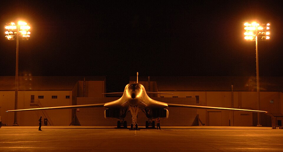 File:B-1 Lancer Night.jpg
