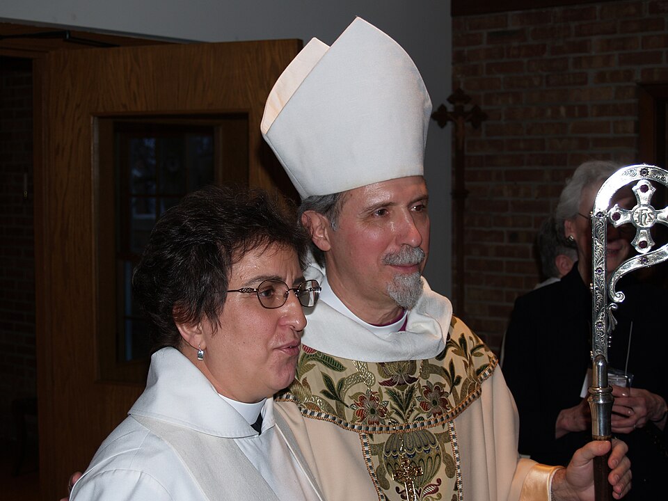 File:BishopPersell Chicago.jpg