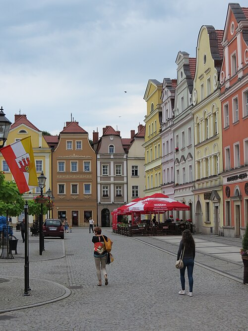 File:Bolesławiec, Rynek i okolice (3).JPG