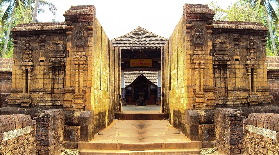 File:Chemmanthatta Siva Temple Tower.JPG