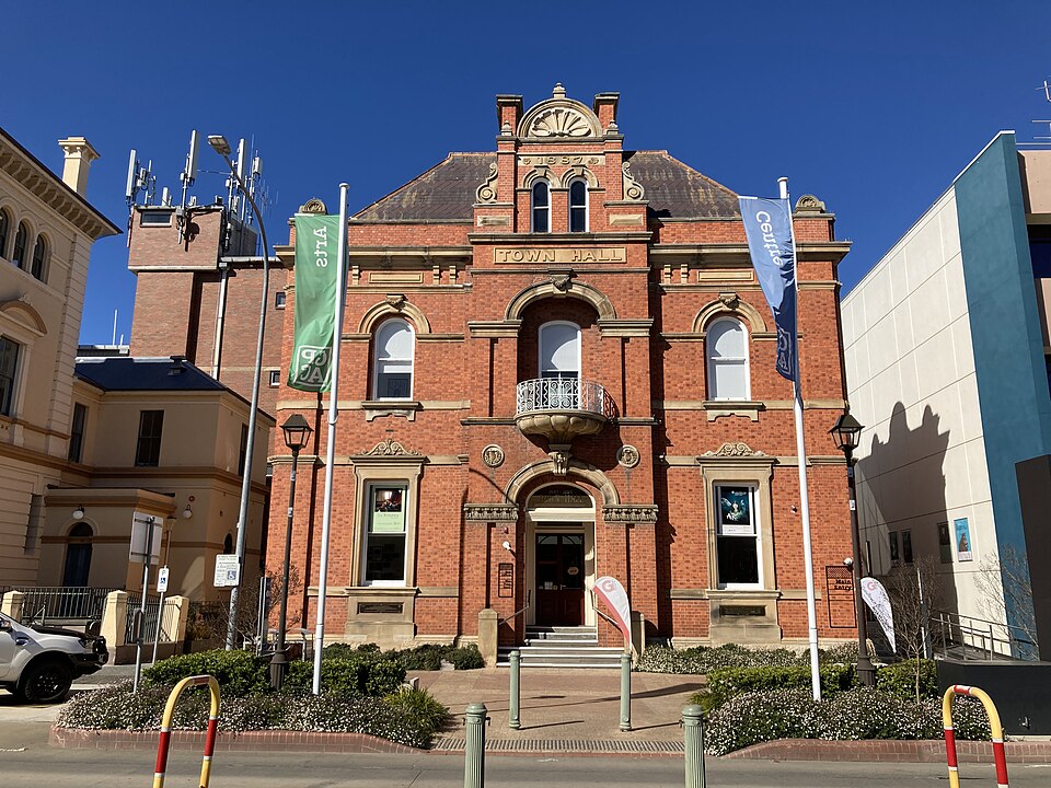 File:Goulburn Town Hall August 2024.jpg