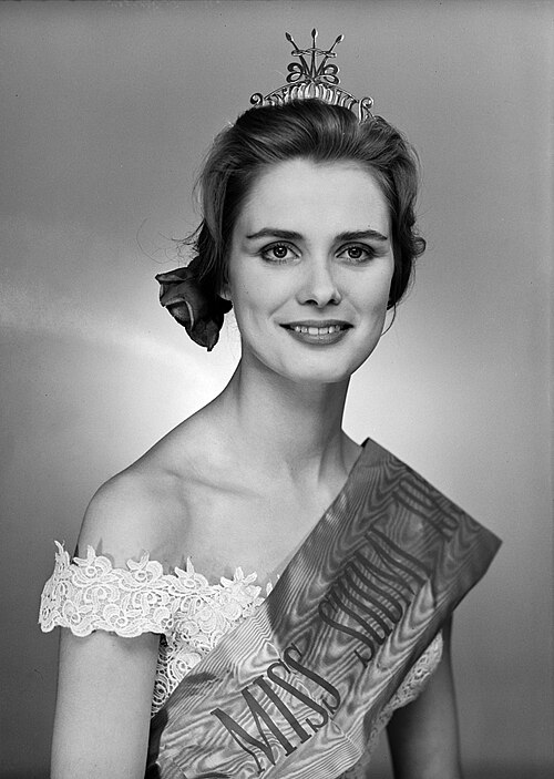 File:Marita Lindahl, Miss Suomi 1957 (2).jpg
