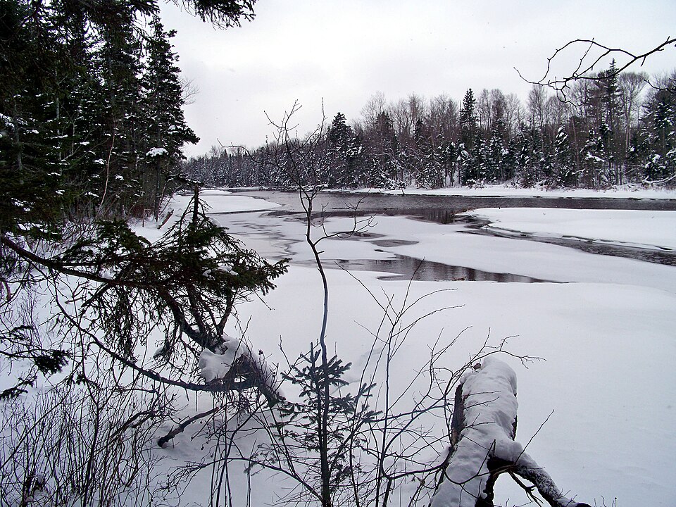 File:Winter River, PEI (6913968185).jpg