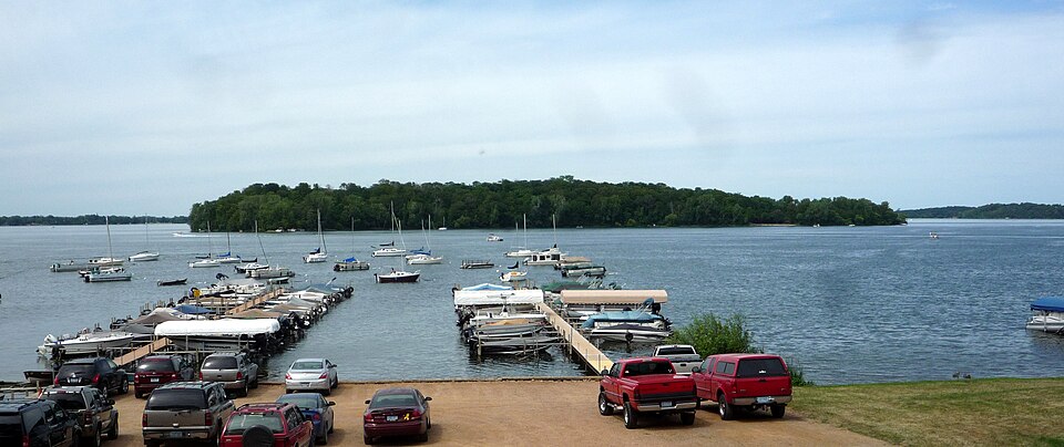 File:2009-0713-MN17-Waconia-ConeyIslandW.jpg