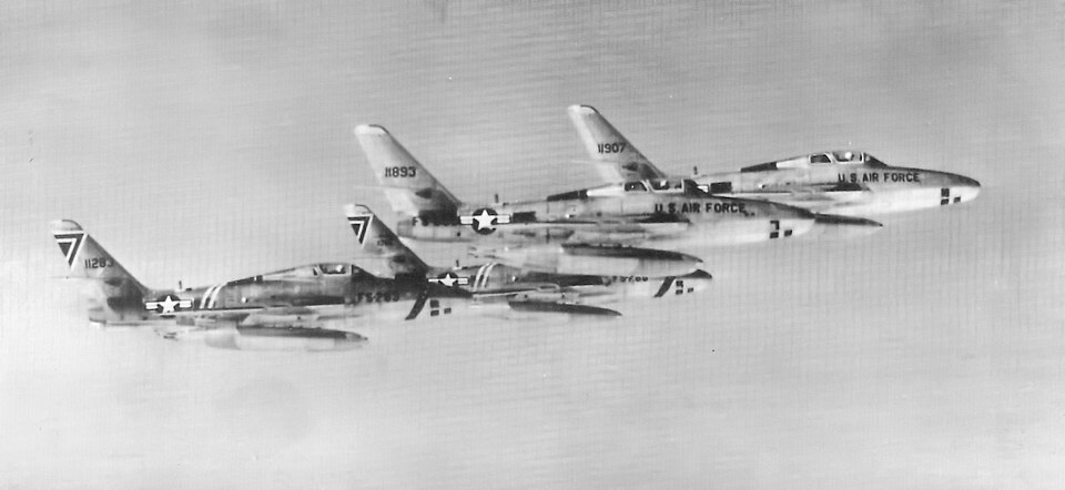 File:407th SFW RF-84F Thunderflashes.jpg