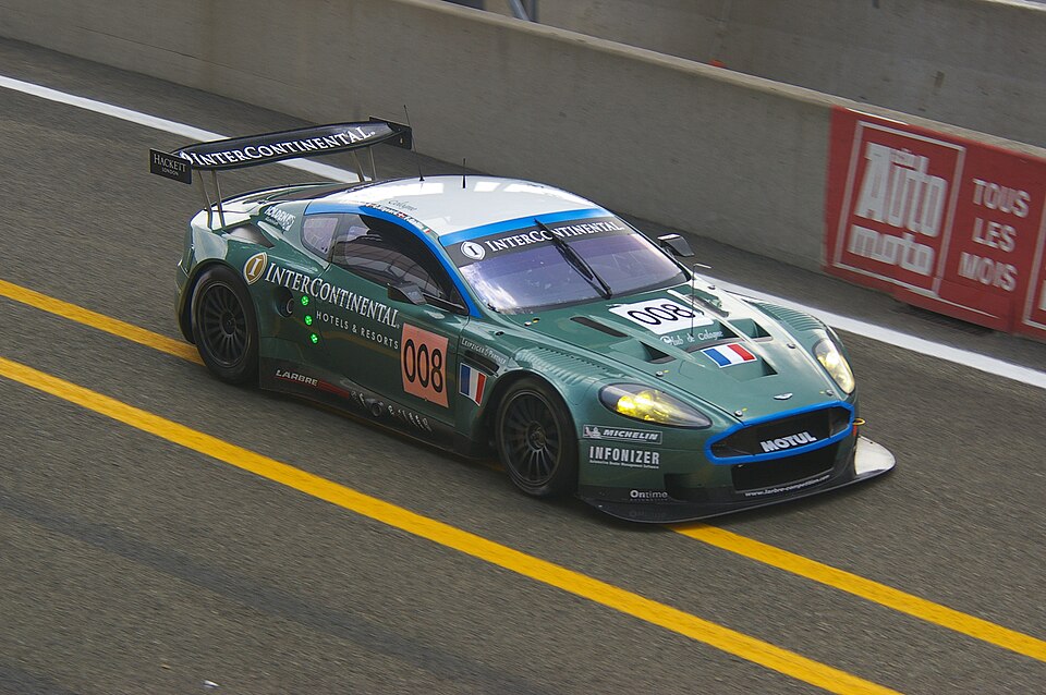 File:Aston Martin DBR9 24h200702.JPG