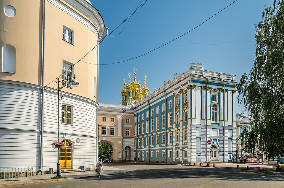 File:Liceum building in Tsarskoe Selo 03.jpg