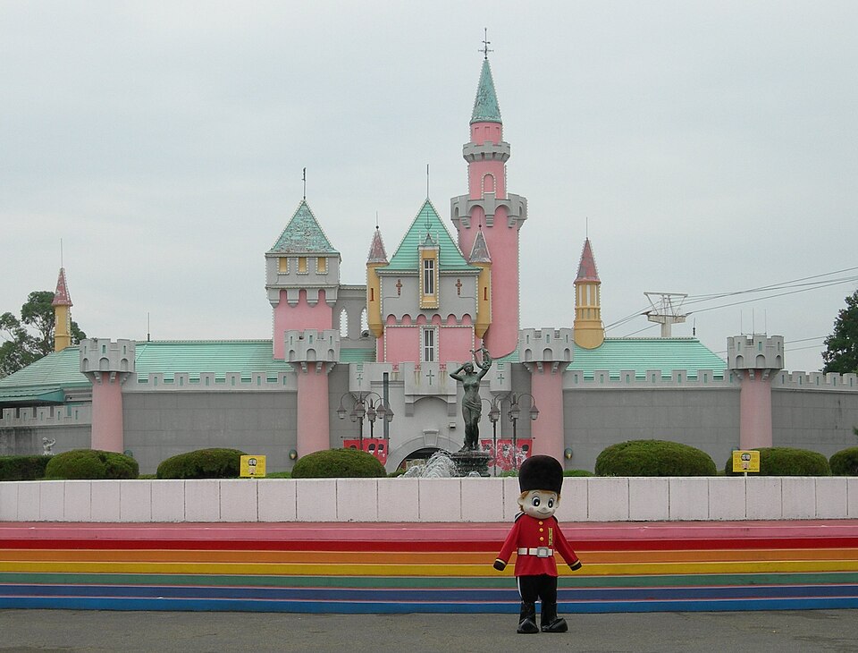 File:Nara dreamland castle.jpg