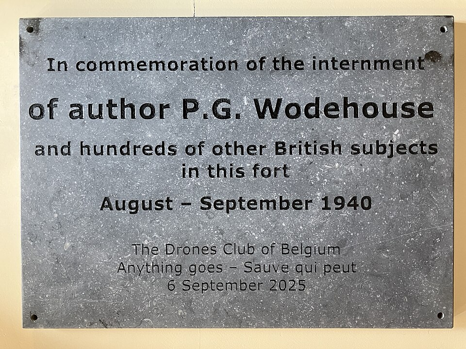 File:2025-09-06 Plaque at Huy.jpg