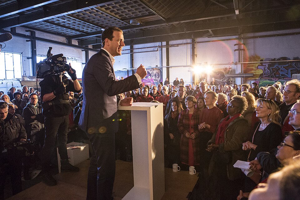 File:Campagneaftrap PvdA (32610291546).jpg