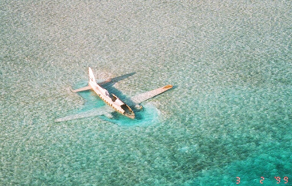 File:Curtiss C-46 N355BY F1999-Bah3-20-V-2.jpg