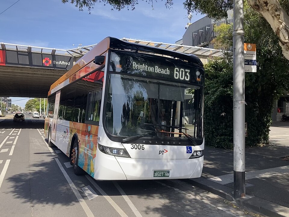 File:Kinetic Melbourne (3006) BS07NW November 2024.jpg