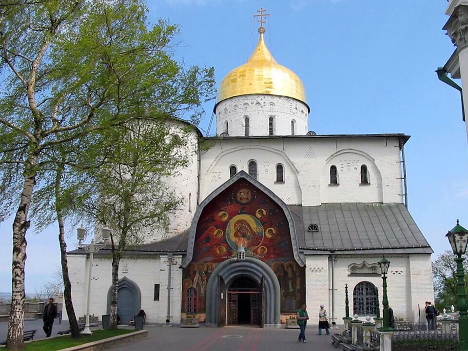 File:PochaevTrinity.jpg