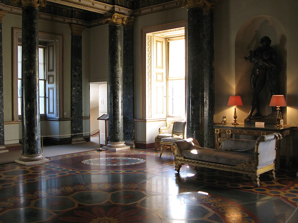 File:Syon House 1.jpg