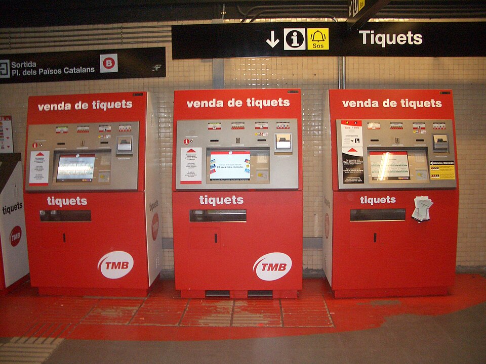 File:Venta tickes automatica metro barcelona.jpg