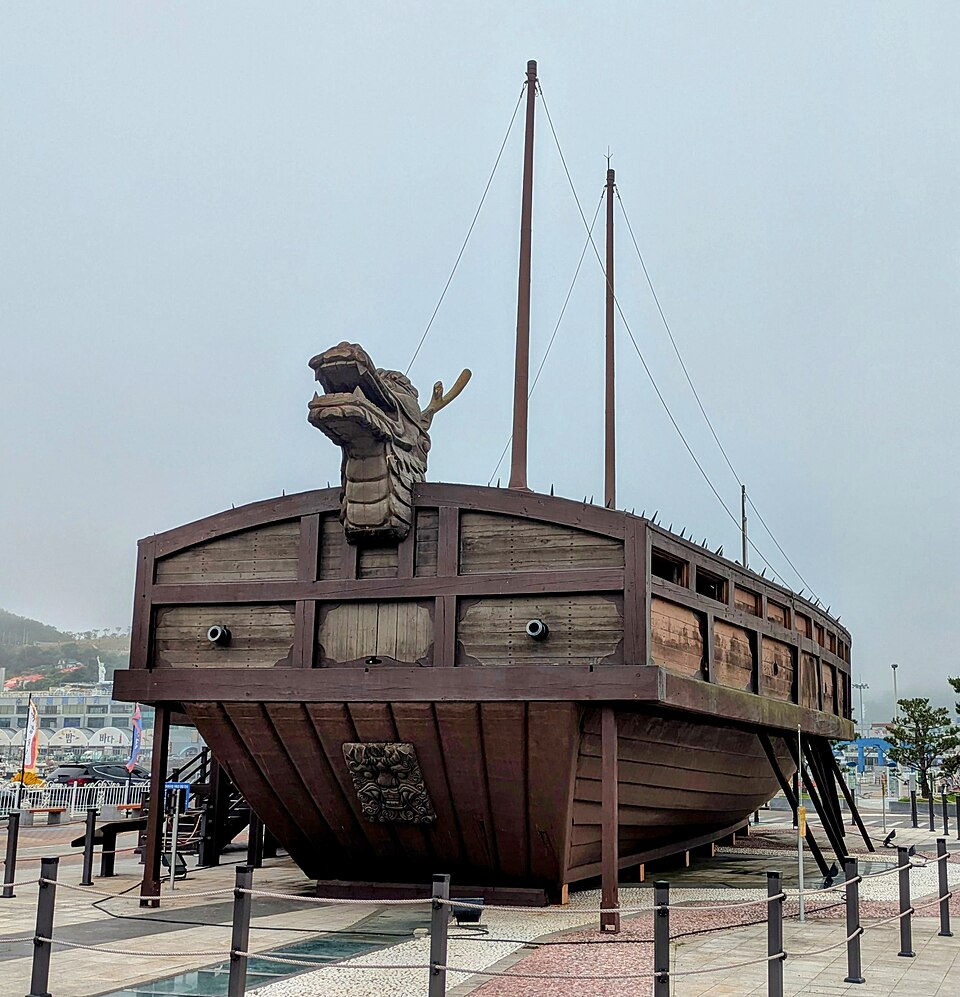 File:Yeosu turtle boat.jpg