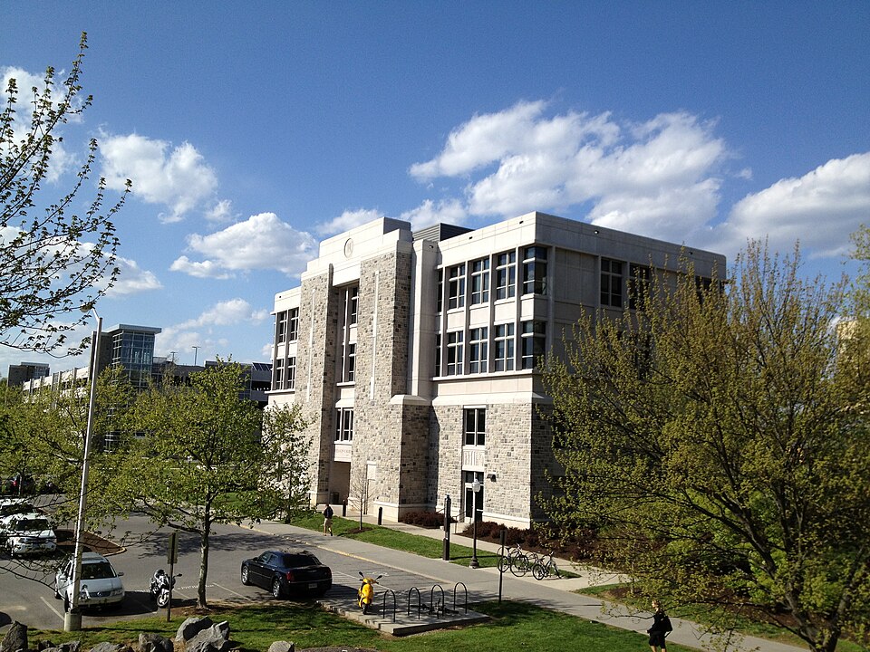 File:Bishop-Favrao Hall Virginia Tech.JPG