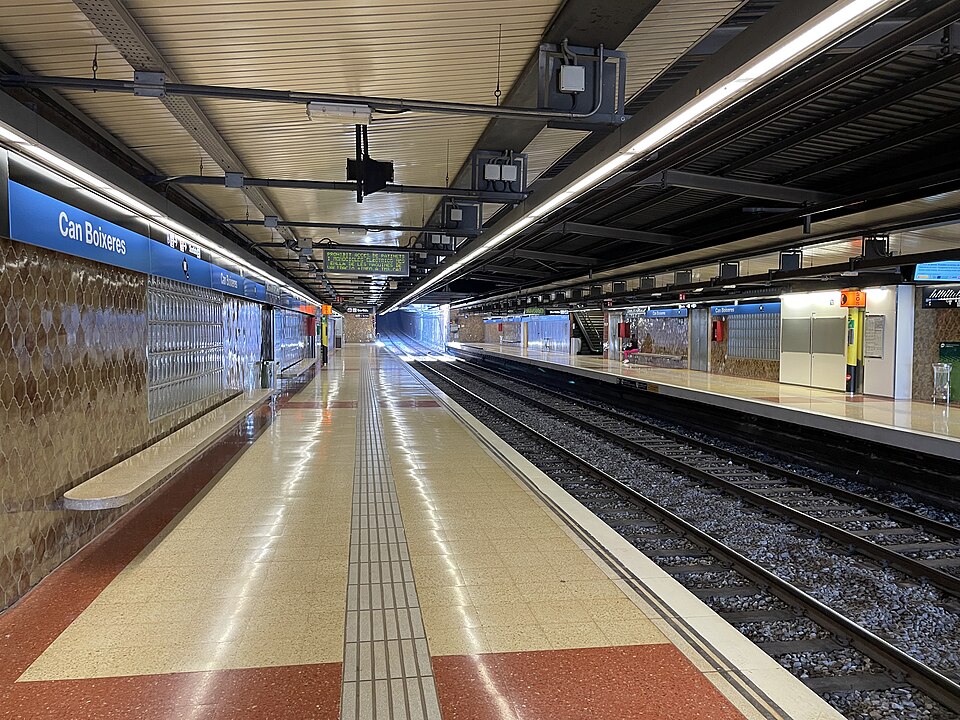 File:Estació Can Boixeres octubre 2023.jpg