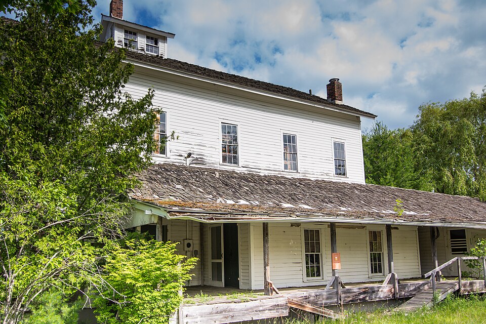 File:Glen Arbor Roller Mills.jpg