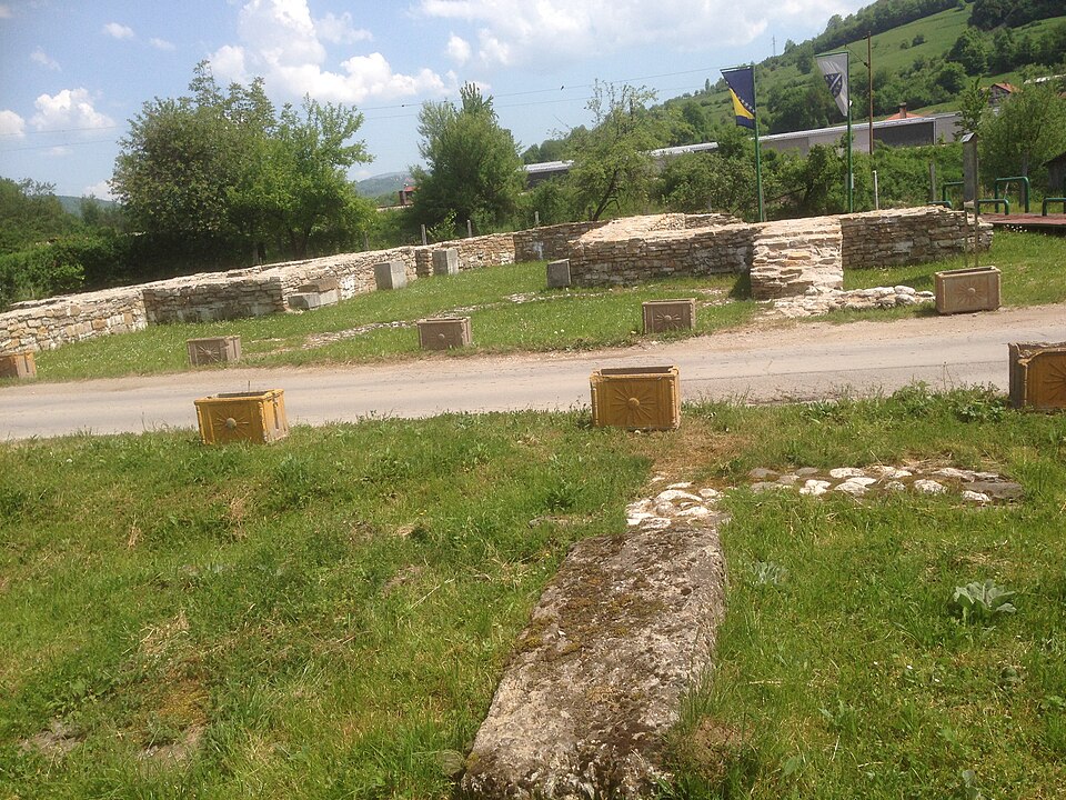 File:Krunidbeno mjesto bosanskih kraljeva 2.jpg