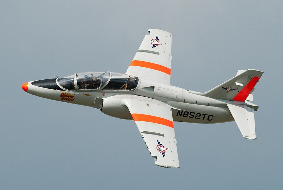 File:Privately owned S.211 N852TC in flight.jpg
