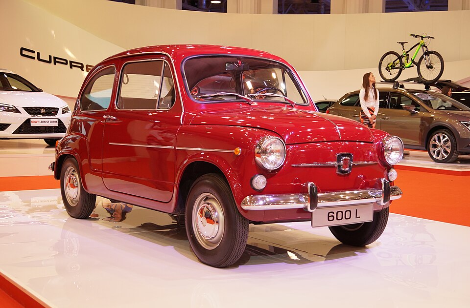 File:SEAT 600L - przód (MSP15).JPG