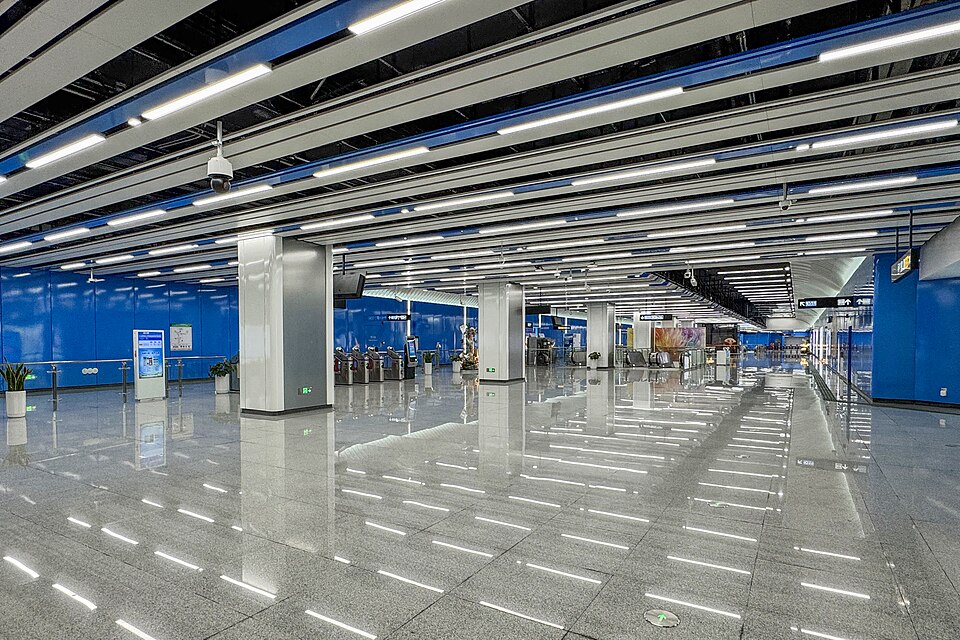 File:Wufeng Station Concourse 20250630 Part 1.jpg